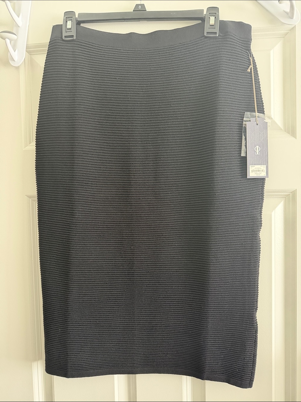 Jennifer Lopez Black Textured Pencil Skirt.